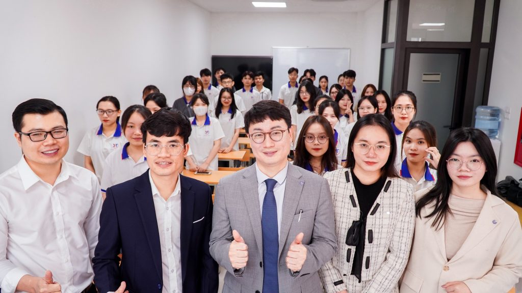 Luyện thi TOPIK 3 tháng 8/2024 - Ảnh 3